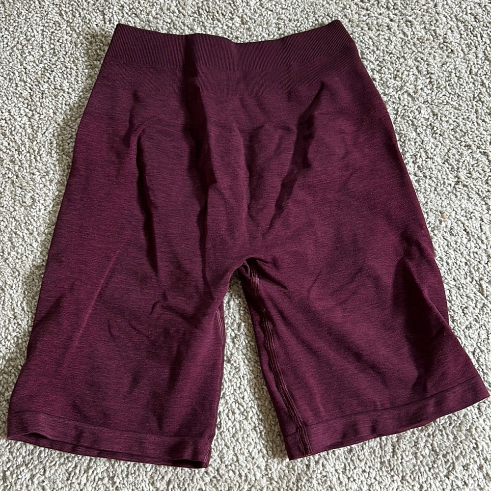 Alphalete amplify biker shorts 7” black cherry